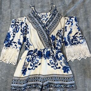 Ces Femme Blue White Paisley Tile Romper Cold Shoulder Large
